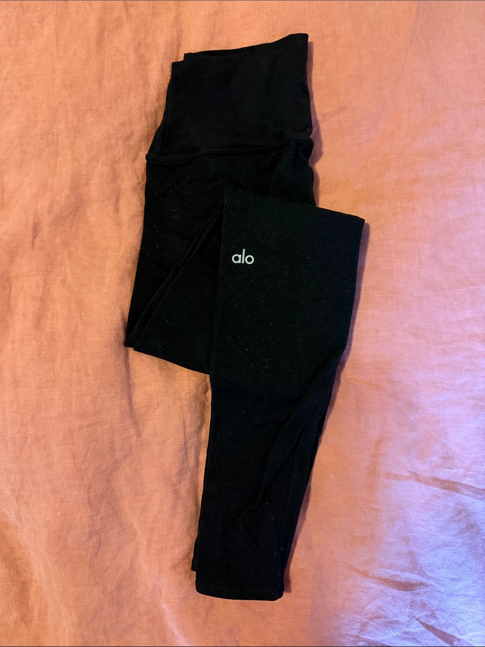 ALO Yoga Black Leggings with Subtle Logo